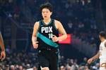 丝滑手感&精彩策应！杨瀚森首节3投2中拿到4分2助攻