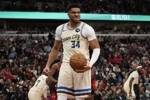 字母哥第八次30分钟以内砍至少30分15板 NBA历史最多&第二名仅3次